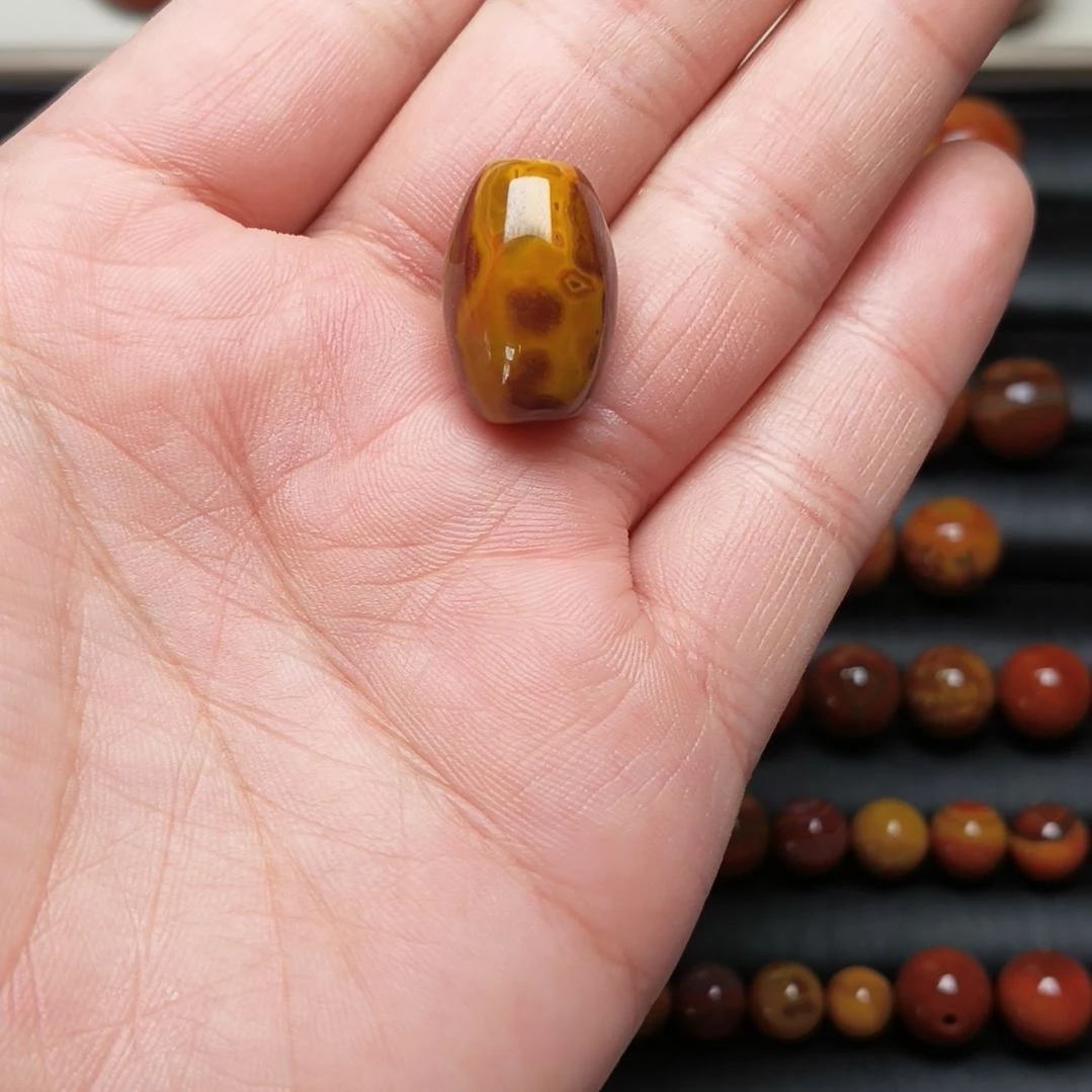 玛瑙/玉髓未镶嵌战国红玛瑙