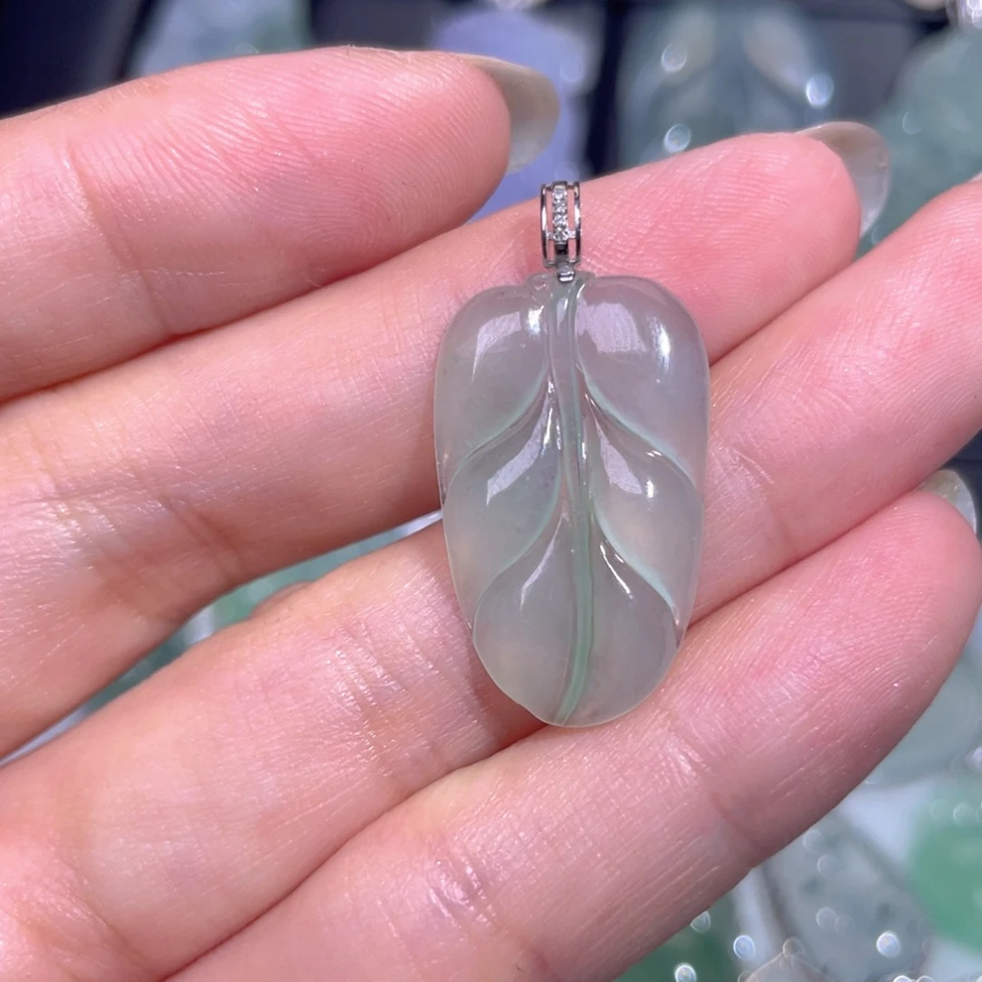 颈饰18K金镶嵌翡翠翡翠