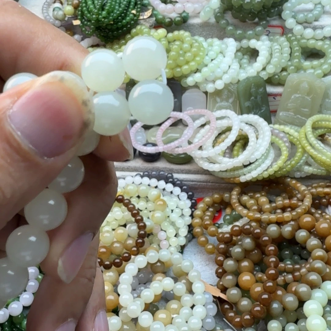 六***月未镶嵌手串和田玉