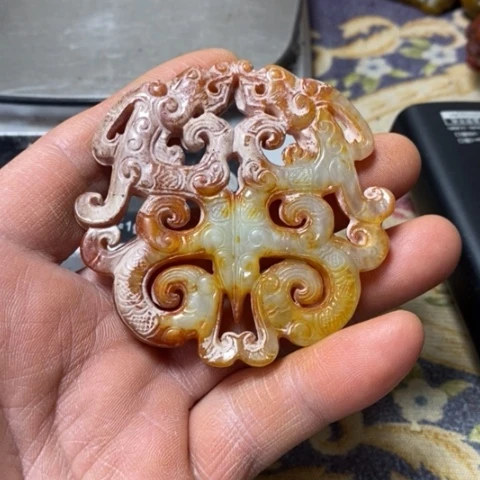 六*少q w er t yu i o p