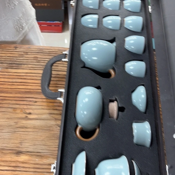孤品茶具套装等。