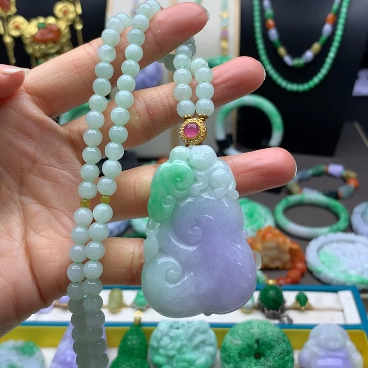 翡翠未镶嵌颈饰翡翠如意
