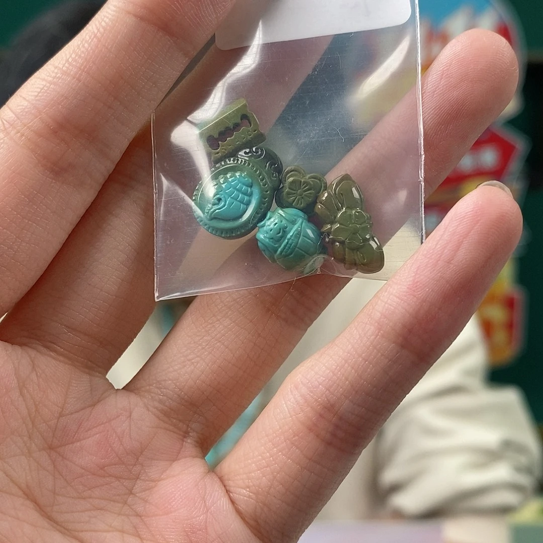 绿松石未镶嵌珠宝奇石