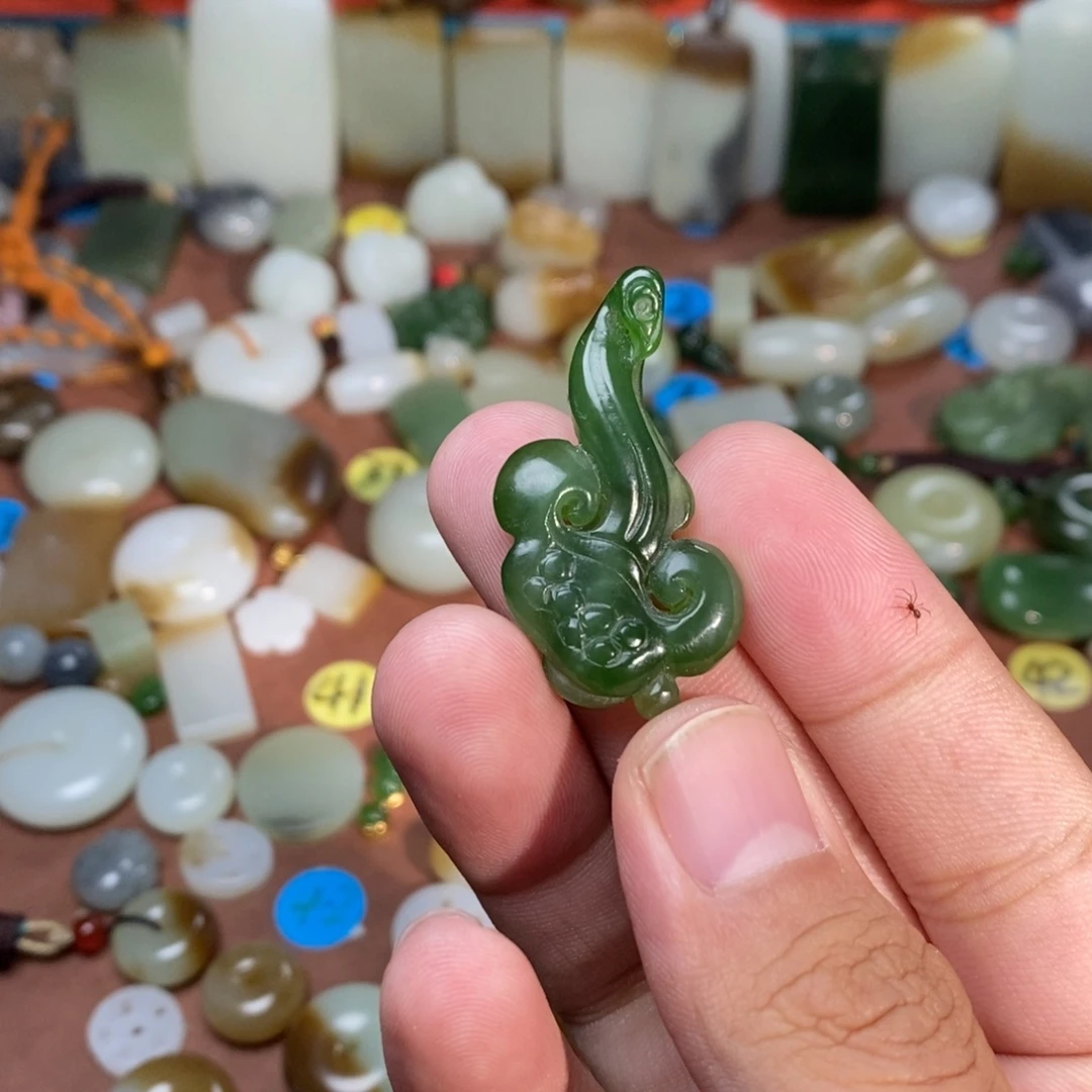 和田玉未镶嵌吊坠(不含链)