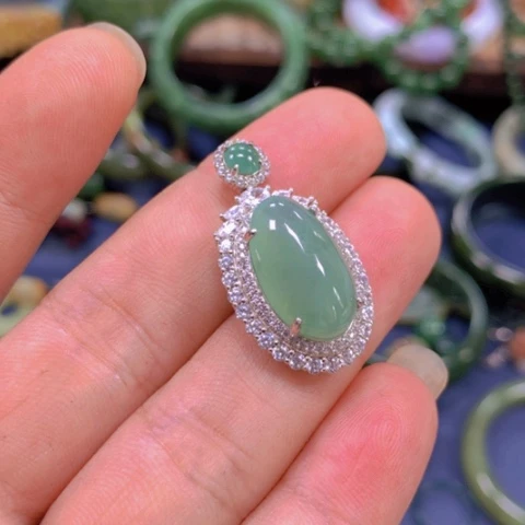 【闪购商品】翡翠未镶嵌颈饰李*欠翡翠