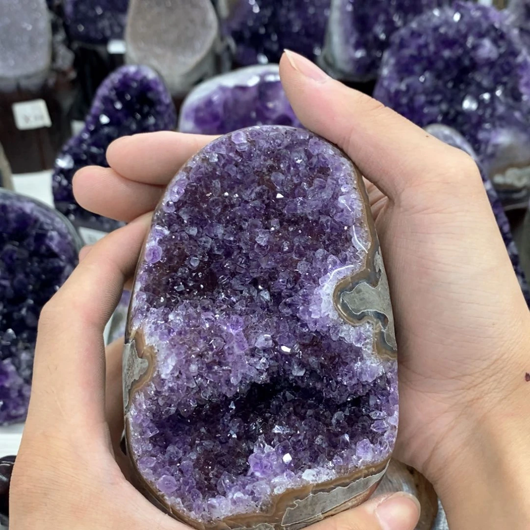 未镶嵌水晶大型摆件（非配饰）