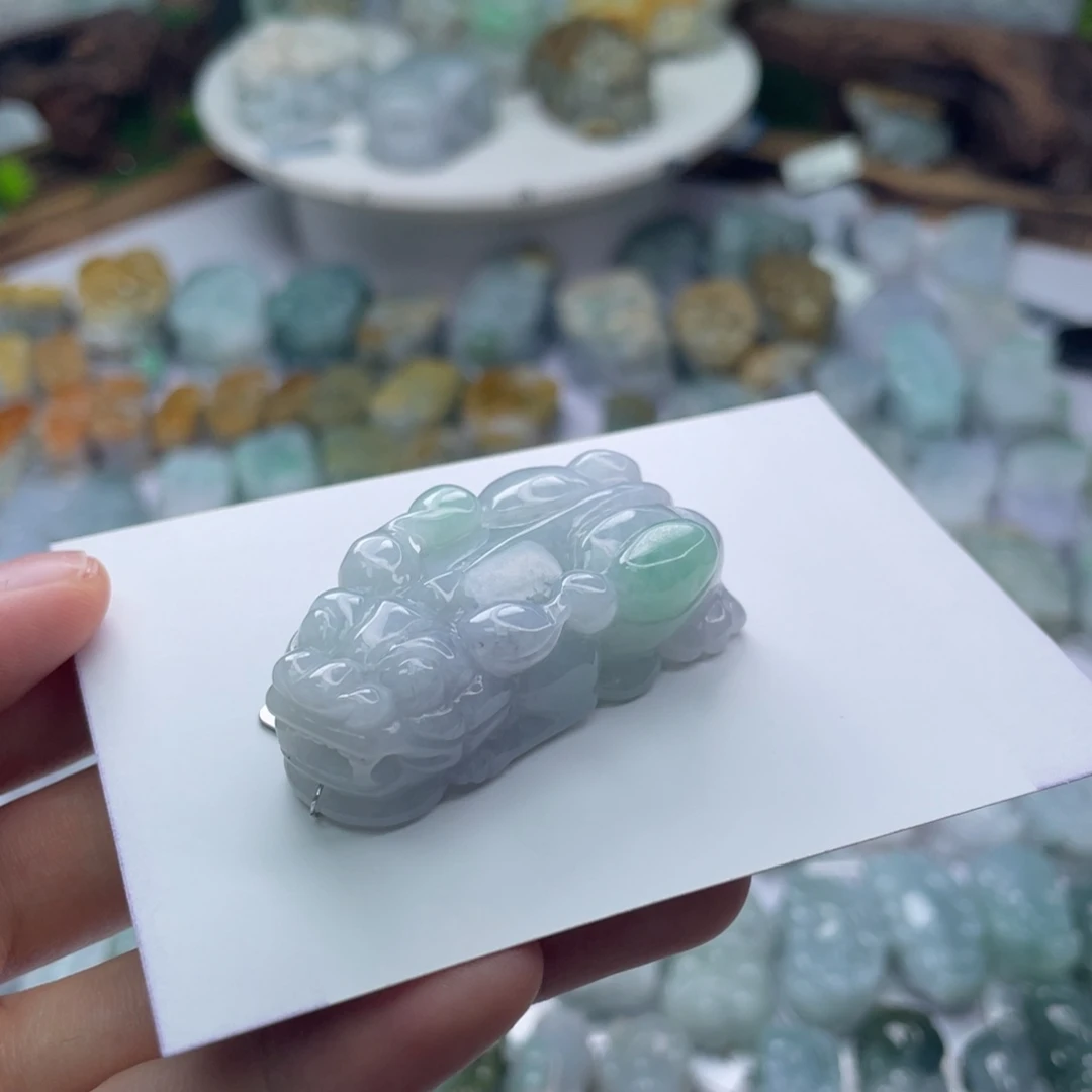翡翠颈饰未镶嵌貔貅