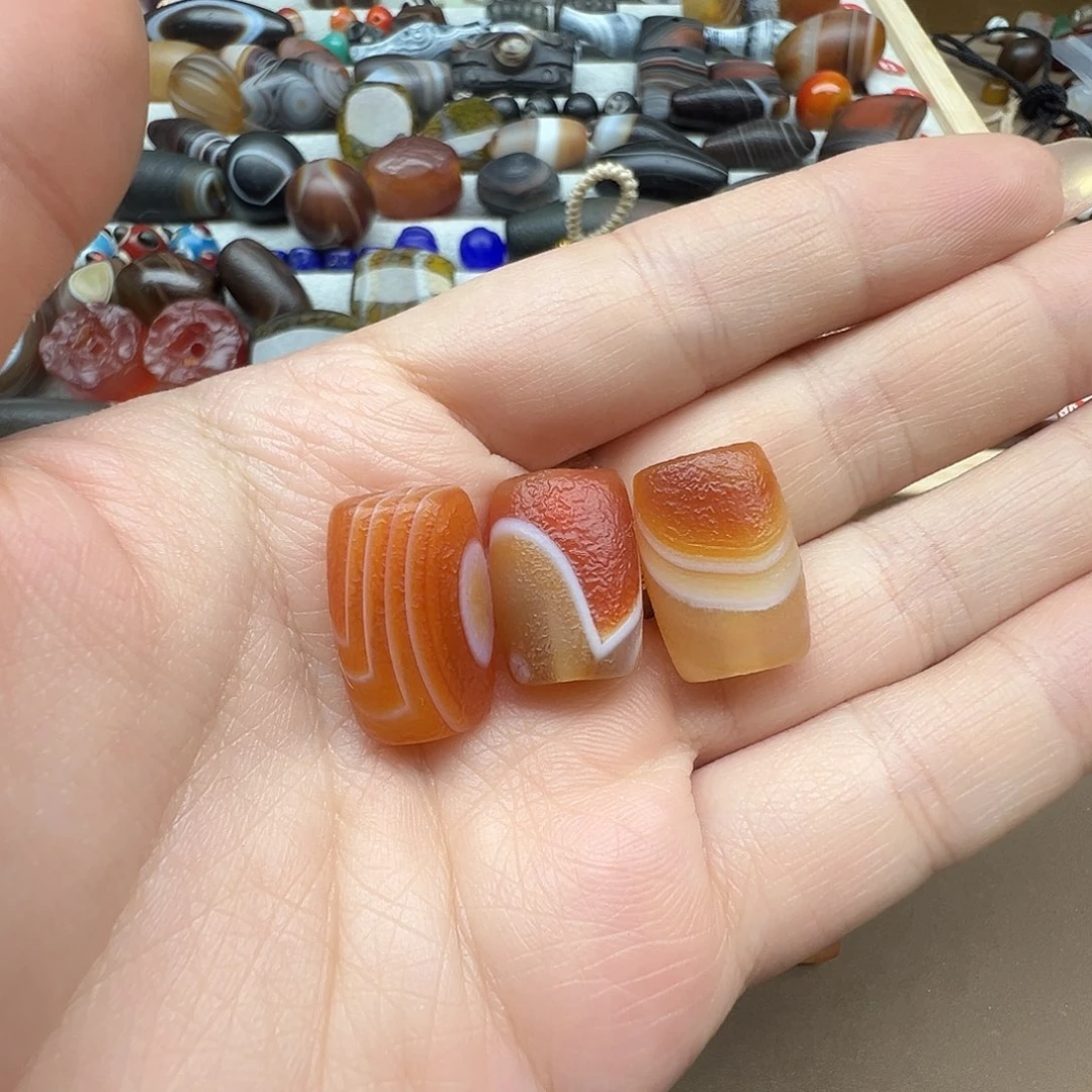 素***果未镶嵌玛瑙/玉髓珠宝半成品