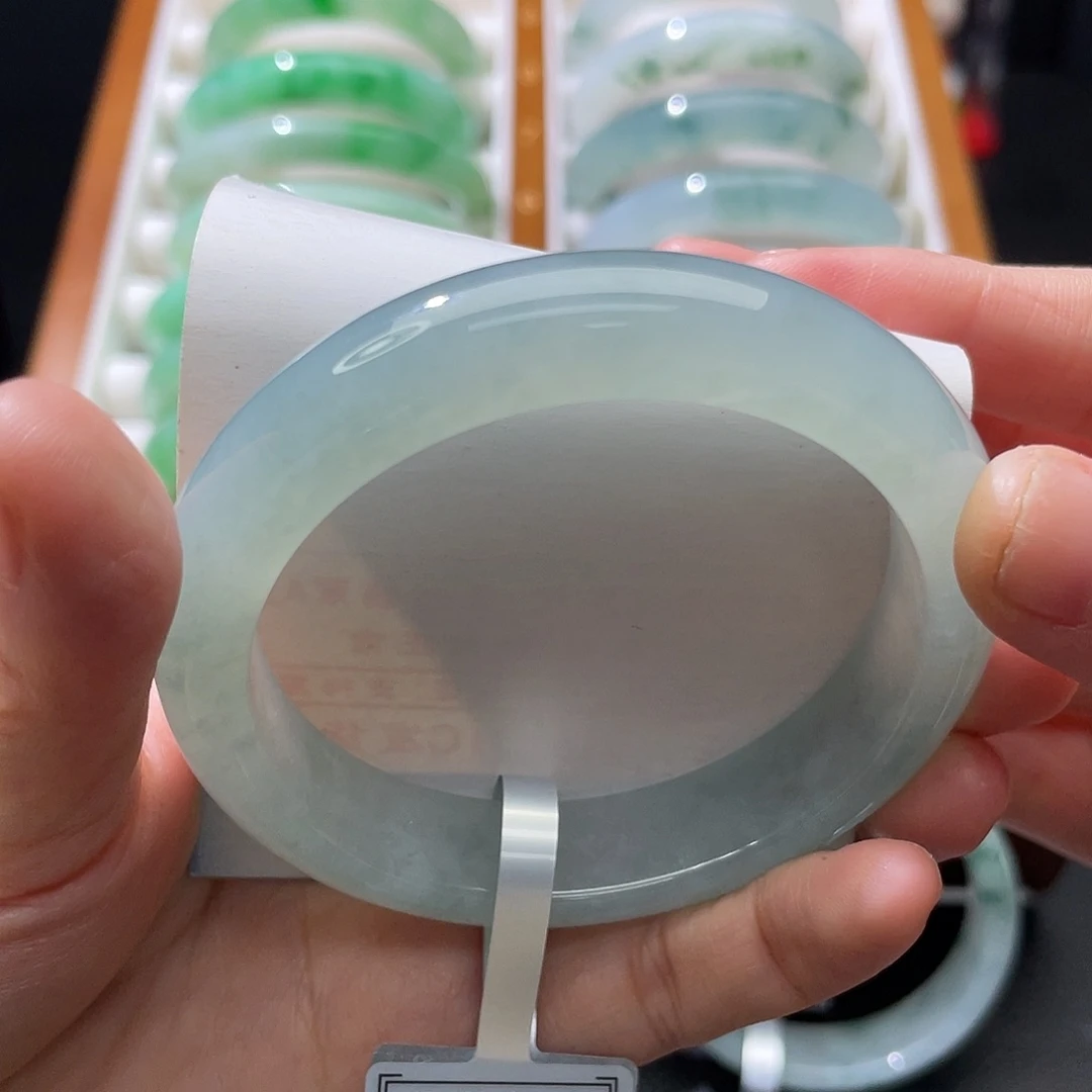 翡翠未镶嵌手镯54.6冰胶晴蓝