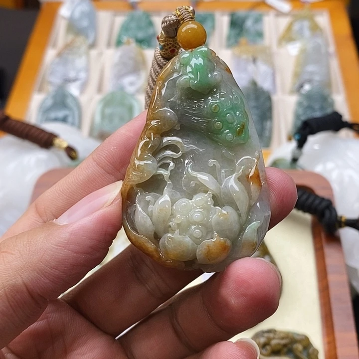 翡翠未镶嵌吊坠(不含链)李**主挂件