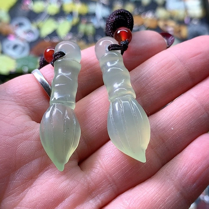 蛇纹石玉颈饰未镶嵌