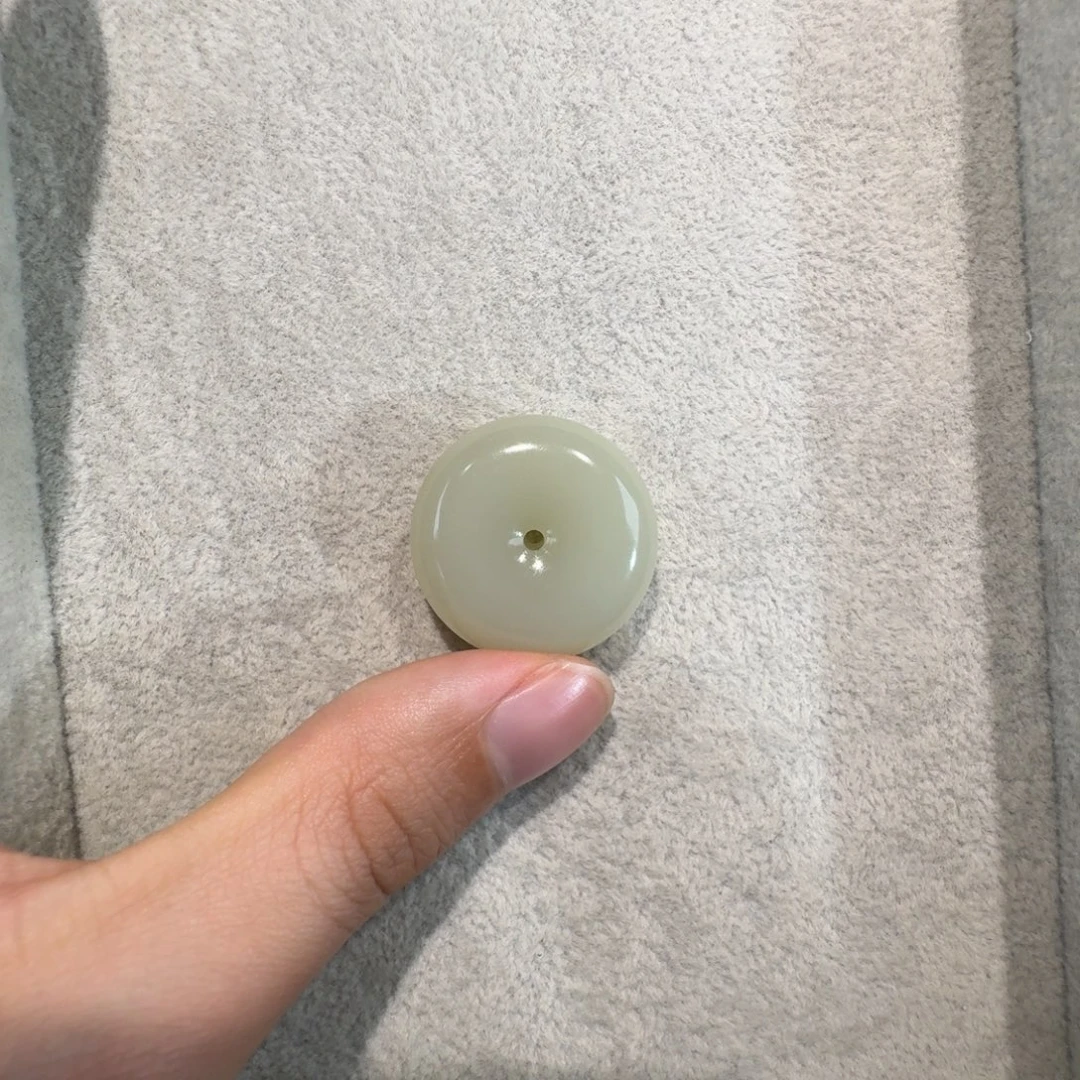 和田玉未镶嵌吊坠(赠链)30平安扣