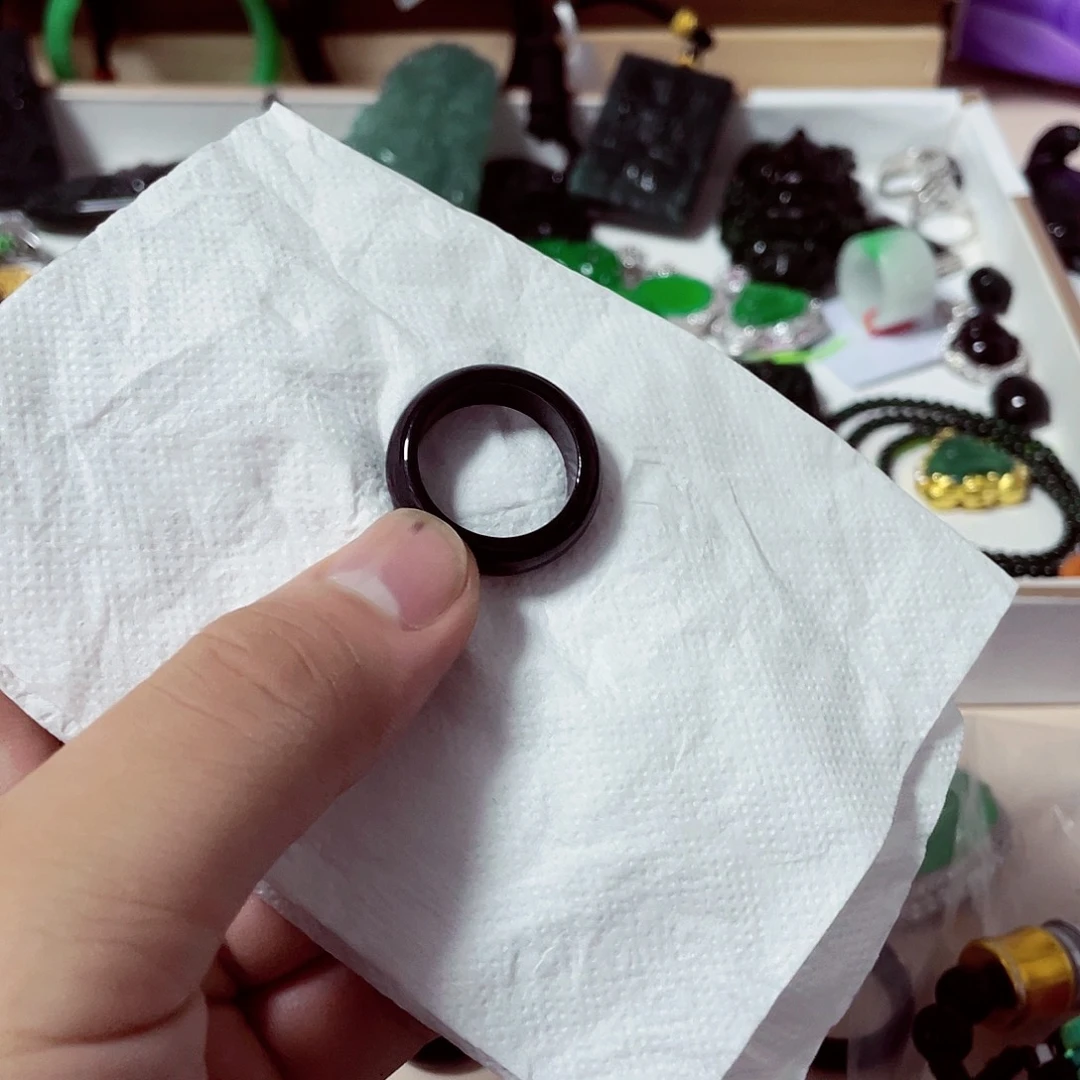 翡翠未镶嵌颈饰先检后发一物一证