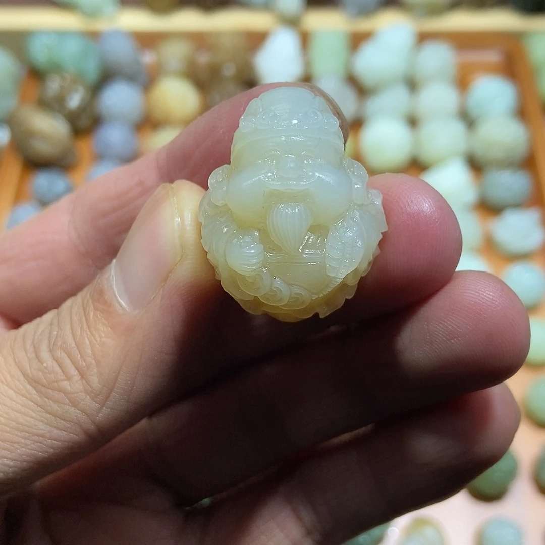 和田玉未镶嵌颈饰定制