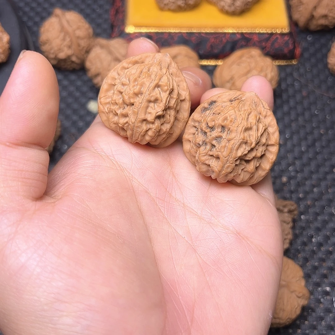 长***浪吊坠文玩核桃糖三角