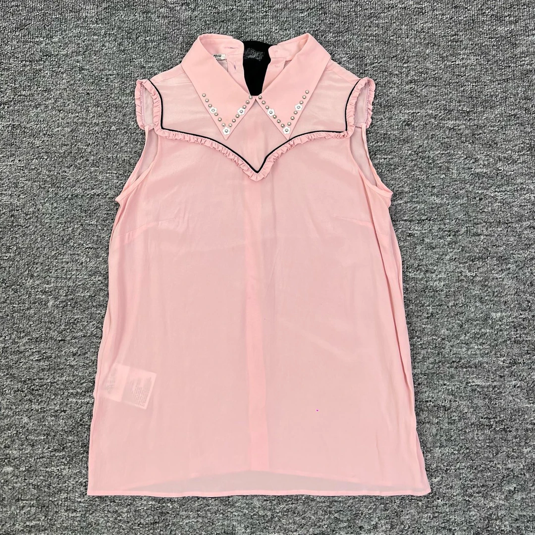 95新 MIU MIU/缪缪 97新/40码/无袖钉珠上衣/编码0293