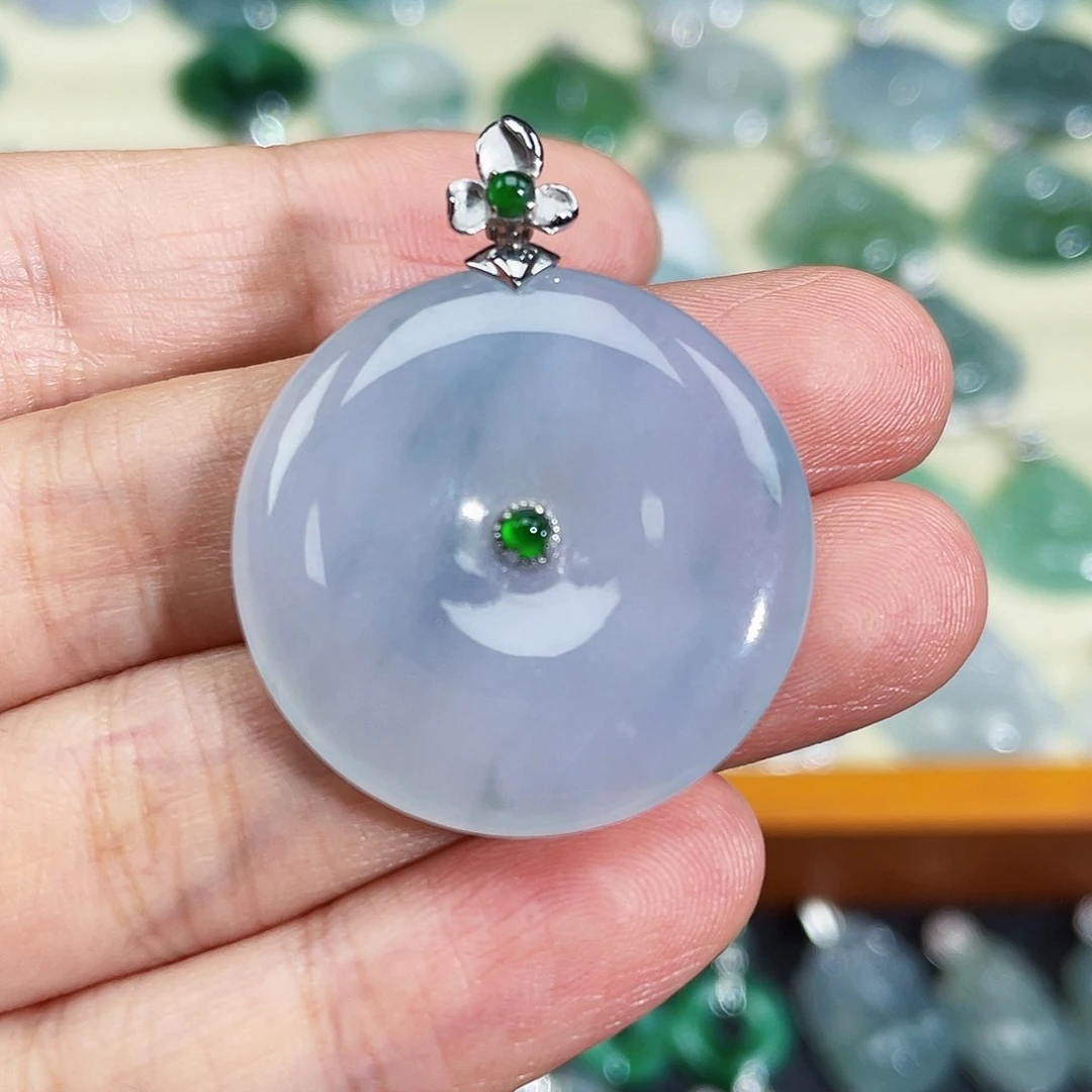 翡翠18K金镶嵌颈饰吊坠