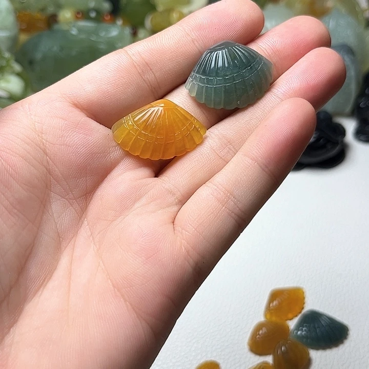 未镶嵌蛇纹石玉颈饰