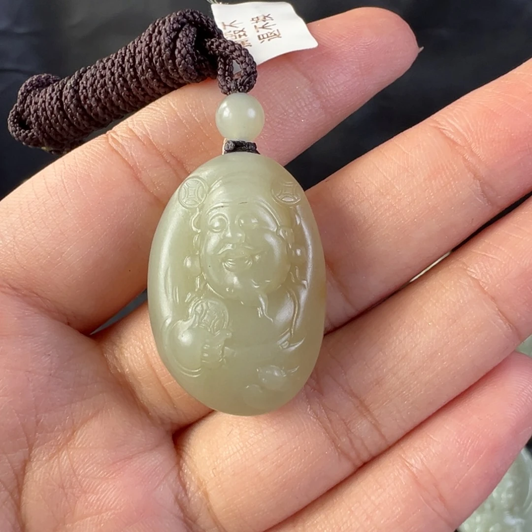 颈饰未镶嵌和田玉（糖玉）
