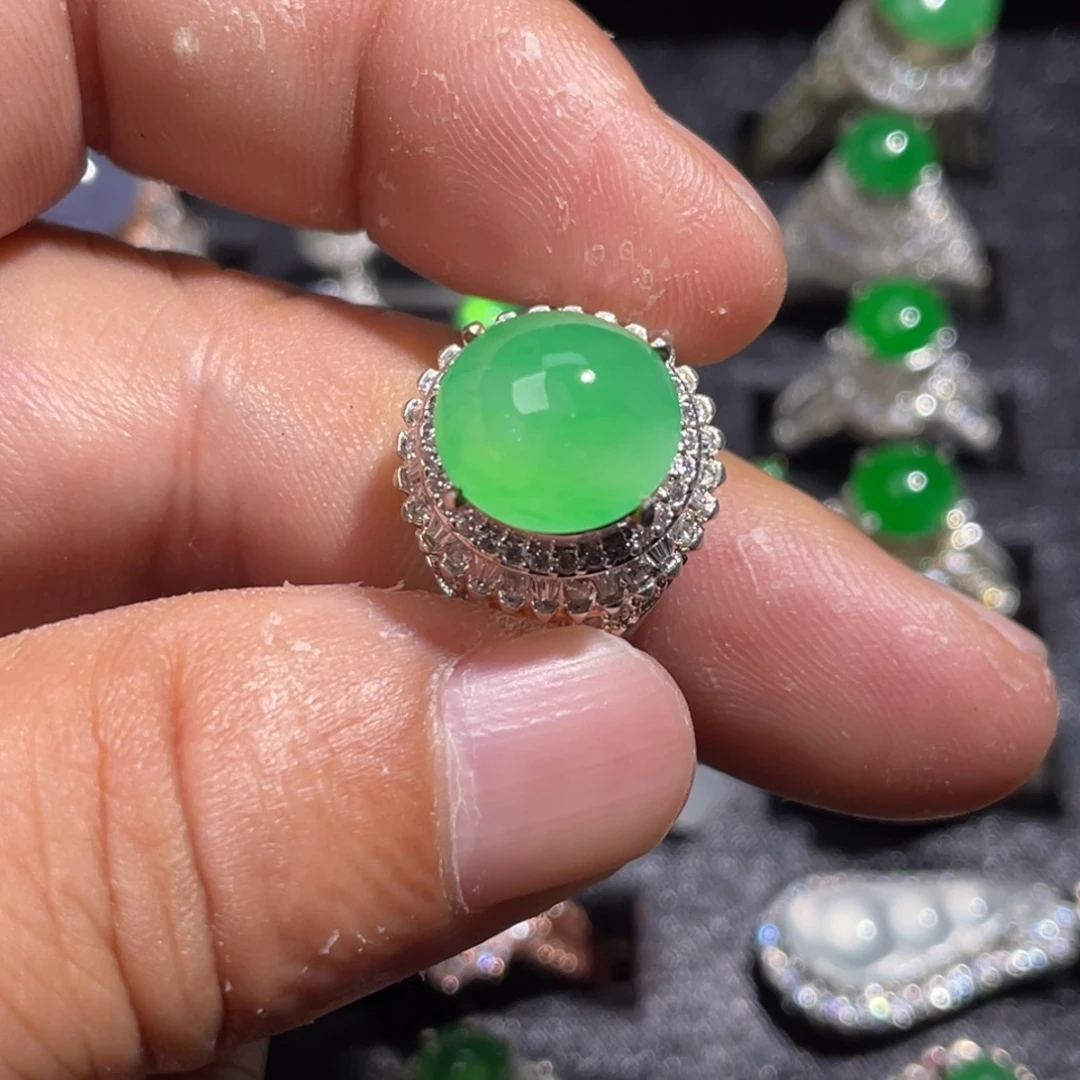 翡翠裸石甜阳绿蛋面铜托卡11.5