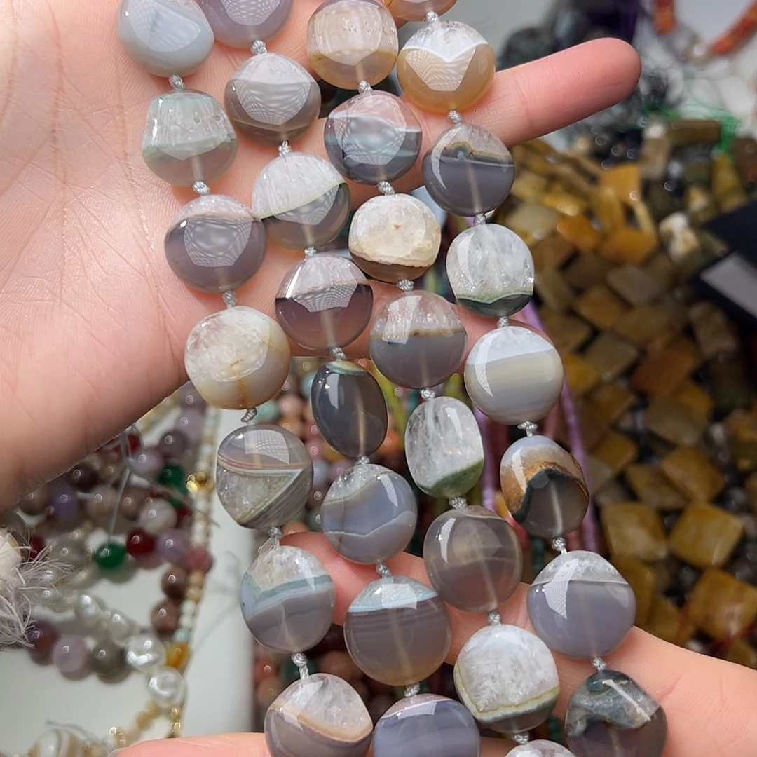 玛瑙/玉髓合金珠宝半成品G610。18mm天然水晶玛瑙共生圆饼一条