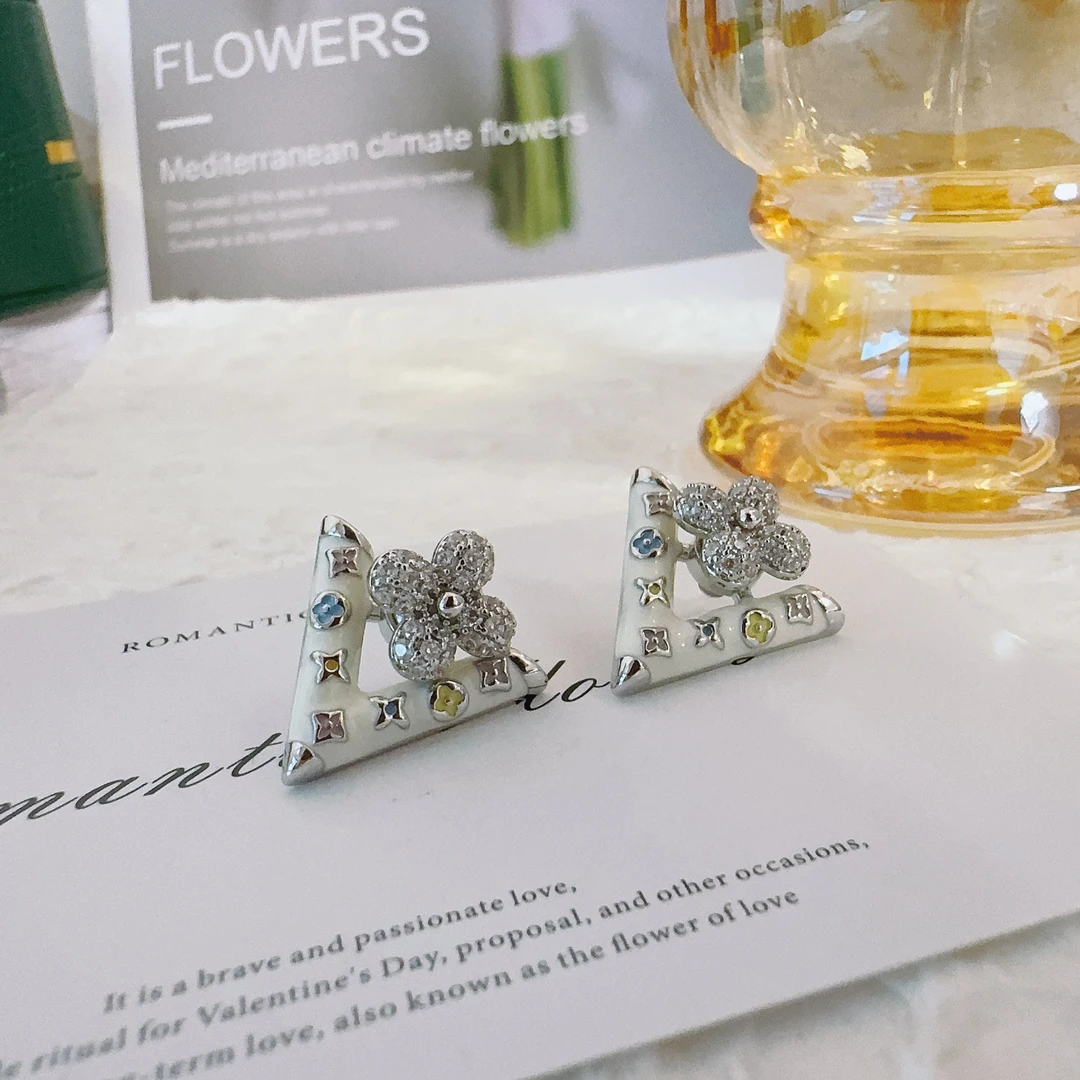 铜合金耳饰 4163 白色滴油V型彩色小尖花耳钉