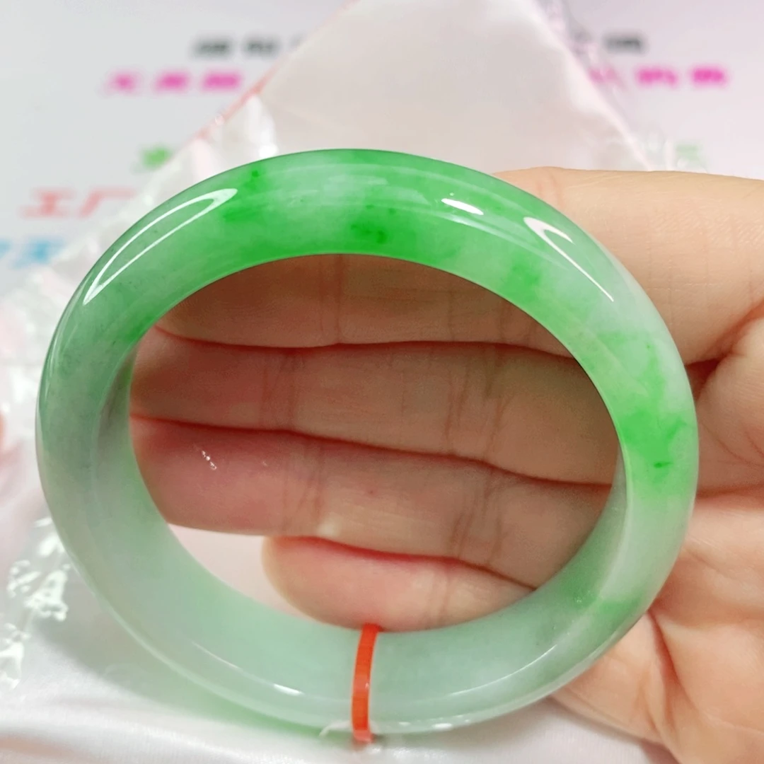 翡翠手镯未镶嵌52.5圈口正圈