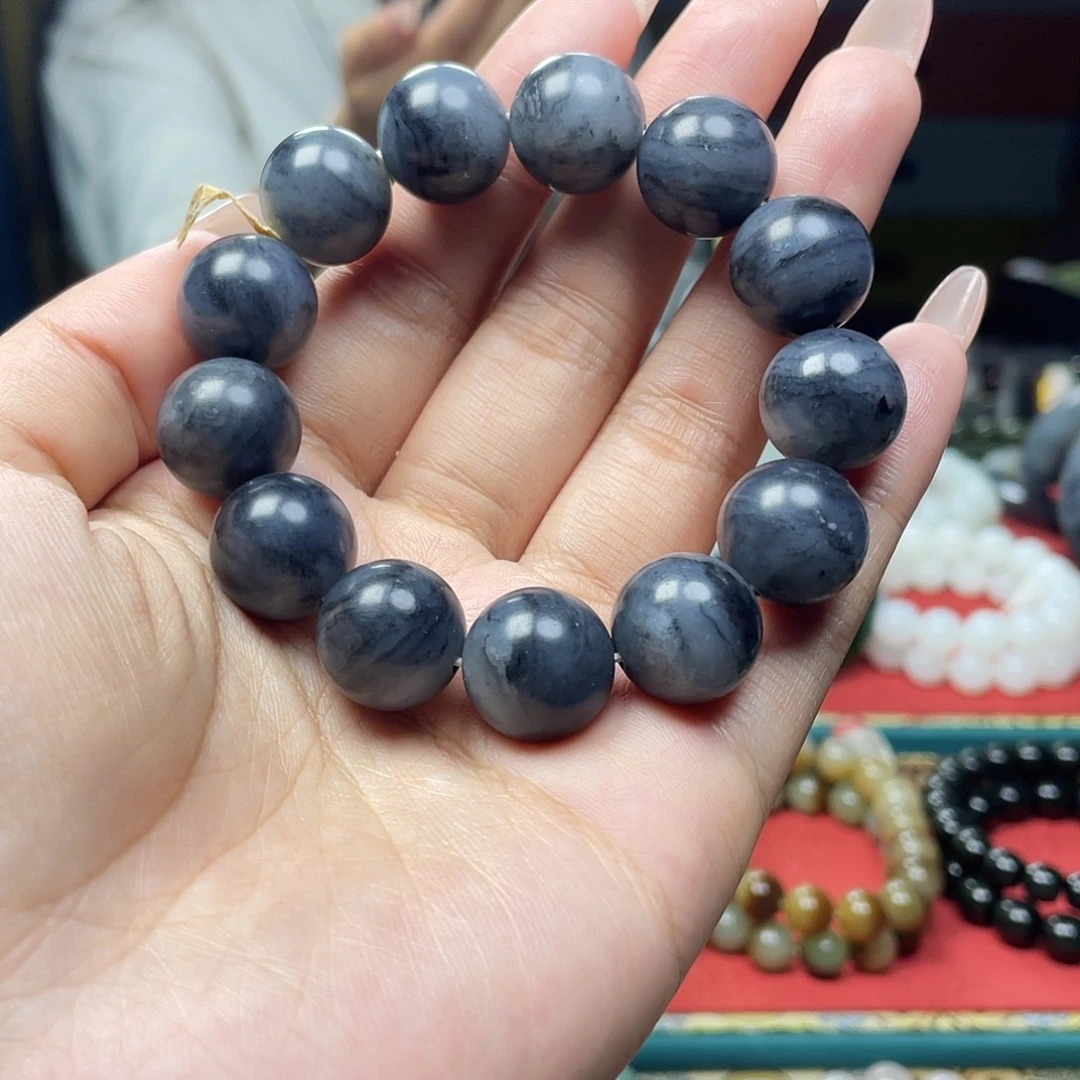 未镶嵌和田玉挂件籽 料聚墨青花