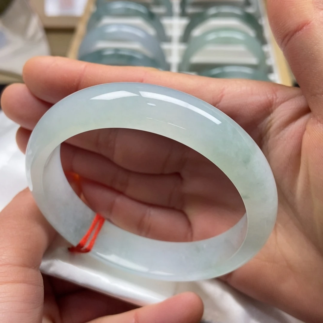 翡翠手镯未镶嵌手镯