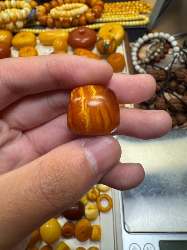 老蜜蜡马蹄锁骨单休