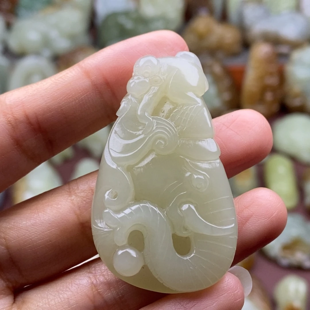 和田玉（糖玉）未镶嵌颈饰