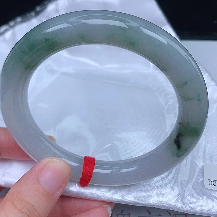 未镶嵌手镯（圆镯）翡翠天然