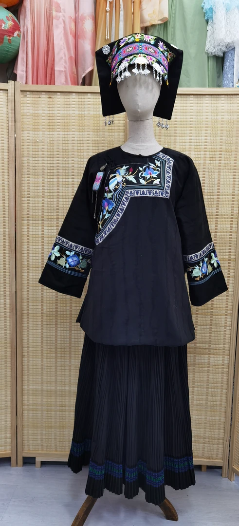 黑色夹棉苗服新款冬季上新民族服装英姐苗服