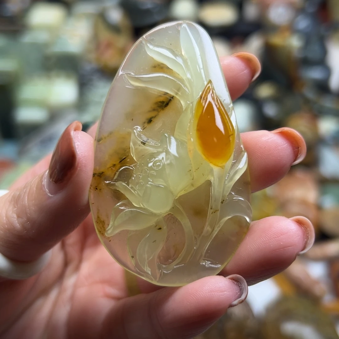 岫玉未镶嵌颈饰花玉俏色莲花