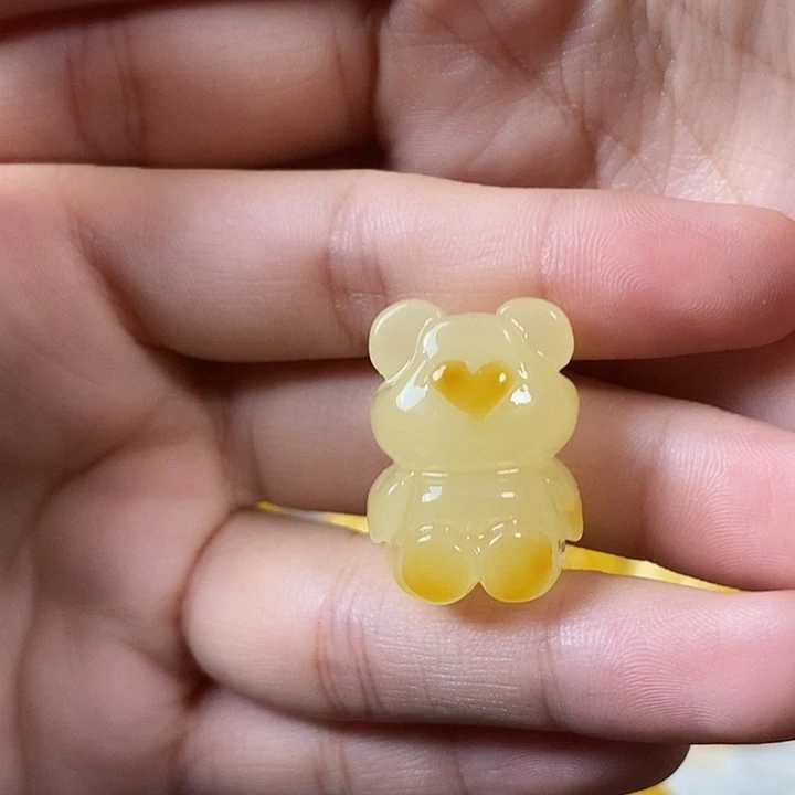琥珀未镶嵌裸石小熊