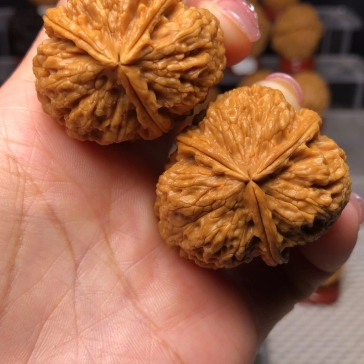 把件文玩核桃49花中花三棱