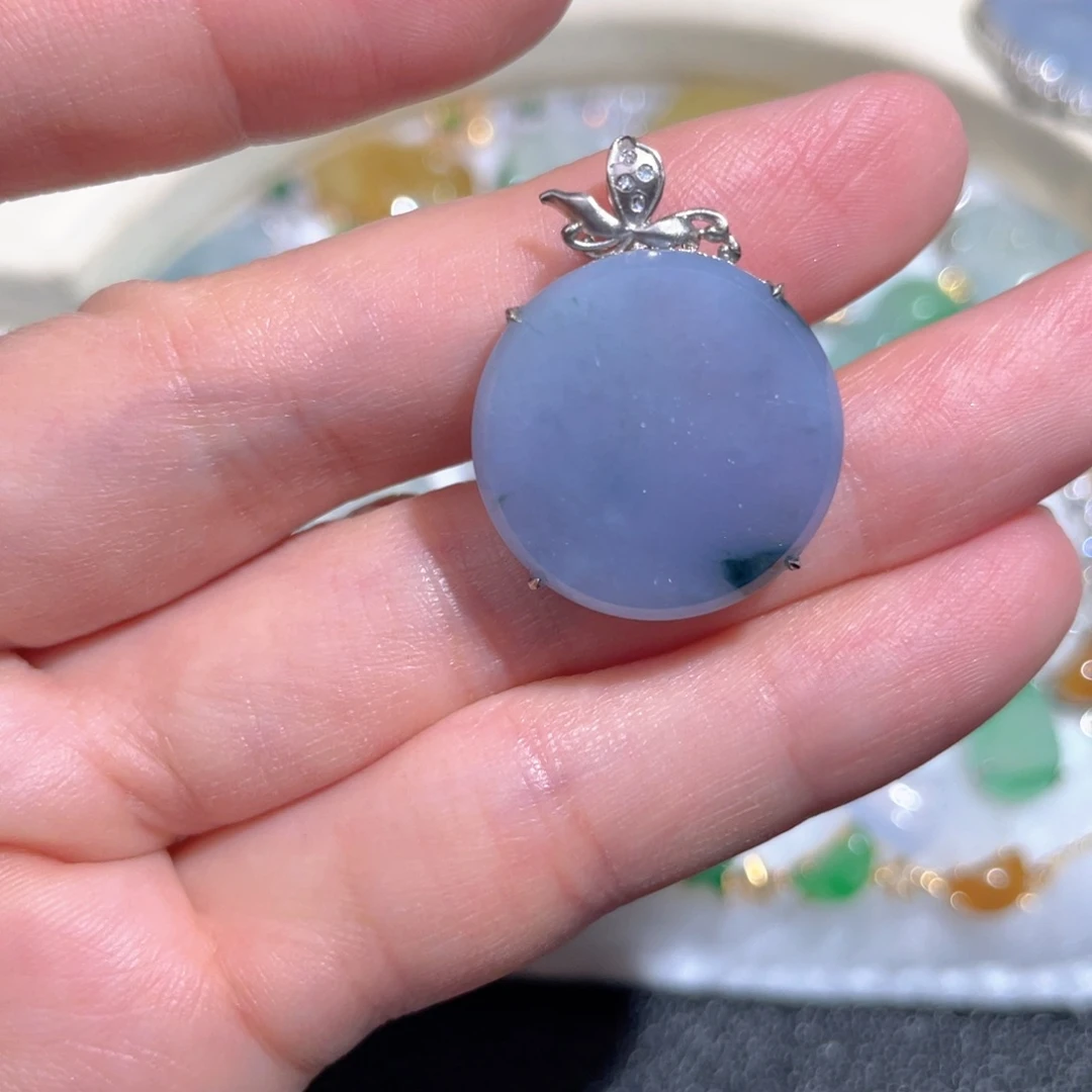 翡翠颈饰18K金镶嵌翡翠