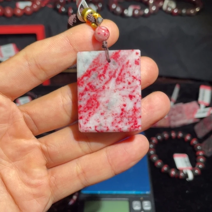 天然辰砂原石无事牌