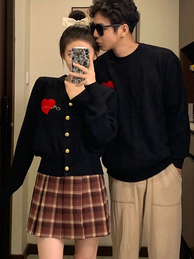 情侣装日系爱心刺绣毛衣秋冬2025新款ins超火高级感针织衫上衣潮