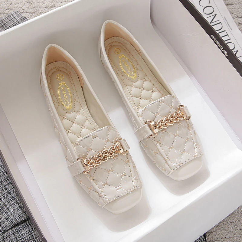 米白色平底单鞋女春夏款大码小皮鞋休闲百搭一脚蹬方头软底豆豆鞋