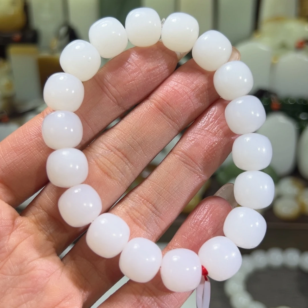 和田玉手链未镶嵌离***哥