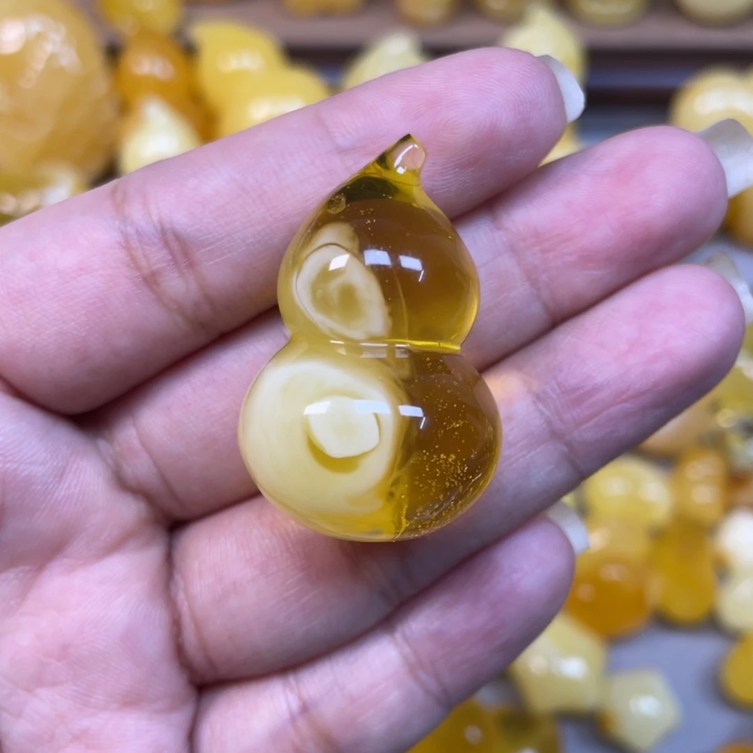 琥珀未镶嵌珠宝奇石