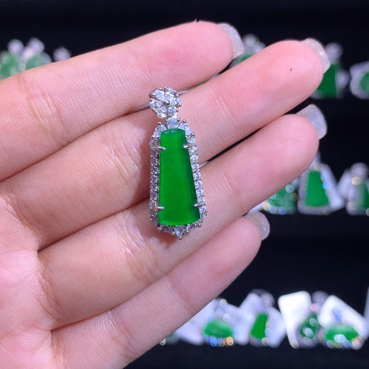 【闪购商品】颈饰银S925镶嵌翡翠天然翡翠