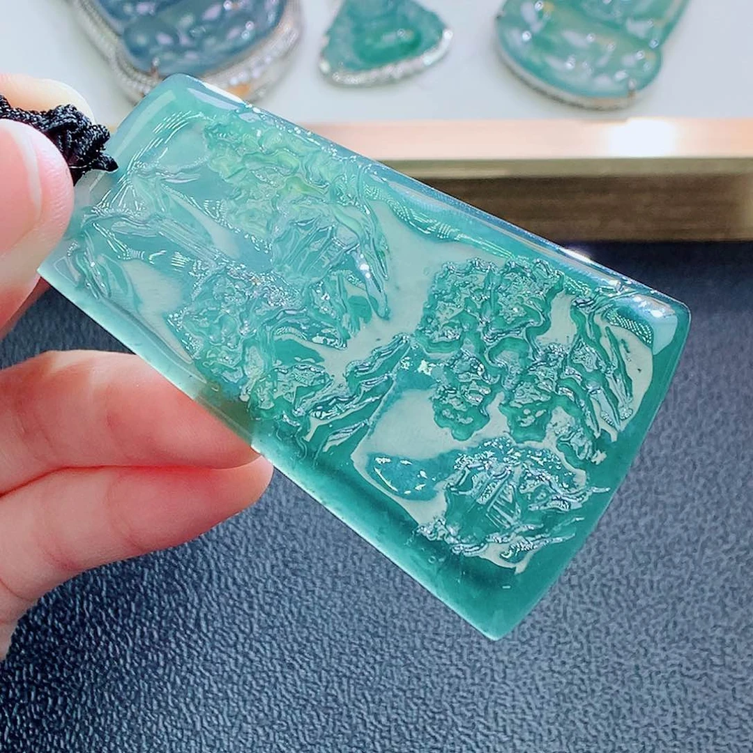 翡翠未镶嵌颈饰翡翠