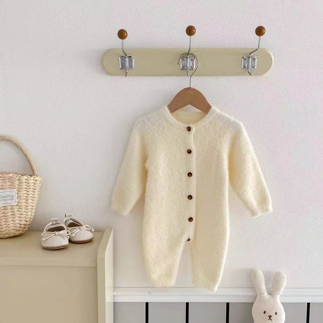 新生婴儿秋冬新款毛绒绒连体衣男女宝宝针织毛衣哈衣长袖外出爬服