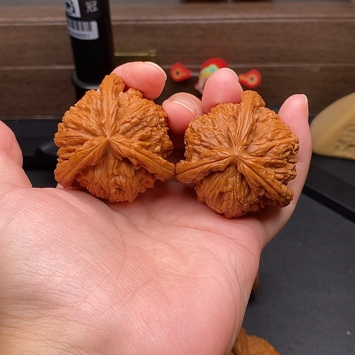 S***飞把件文玩核桃白奔
