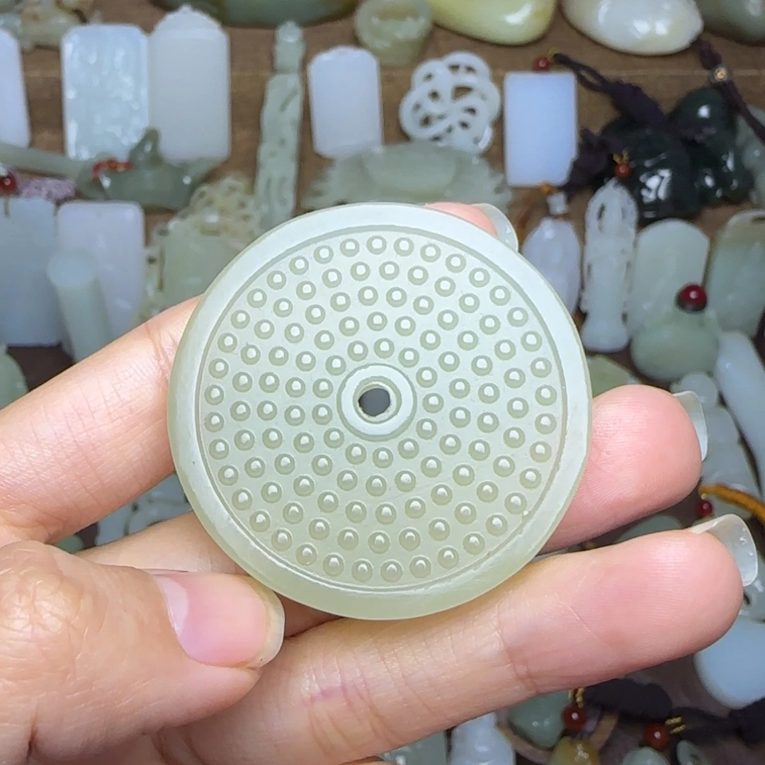 和田玉挂件未镶嵌玉璧