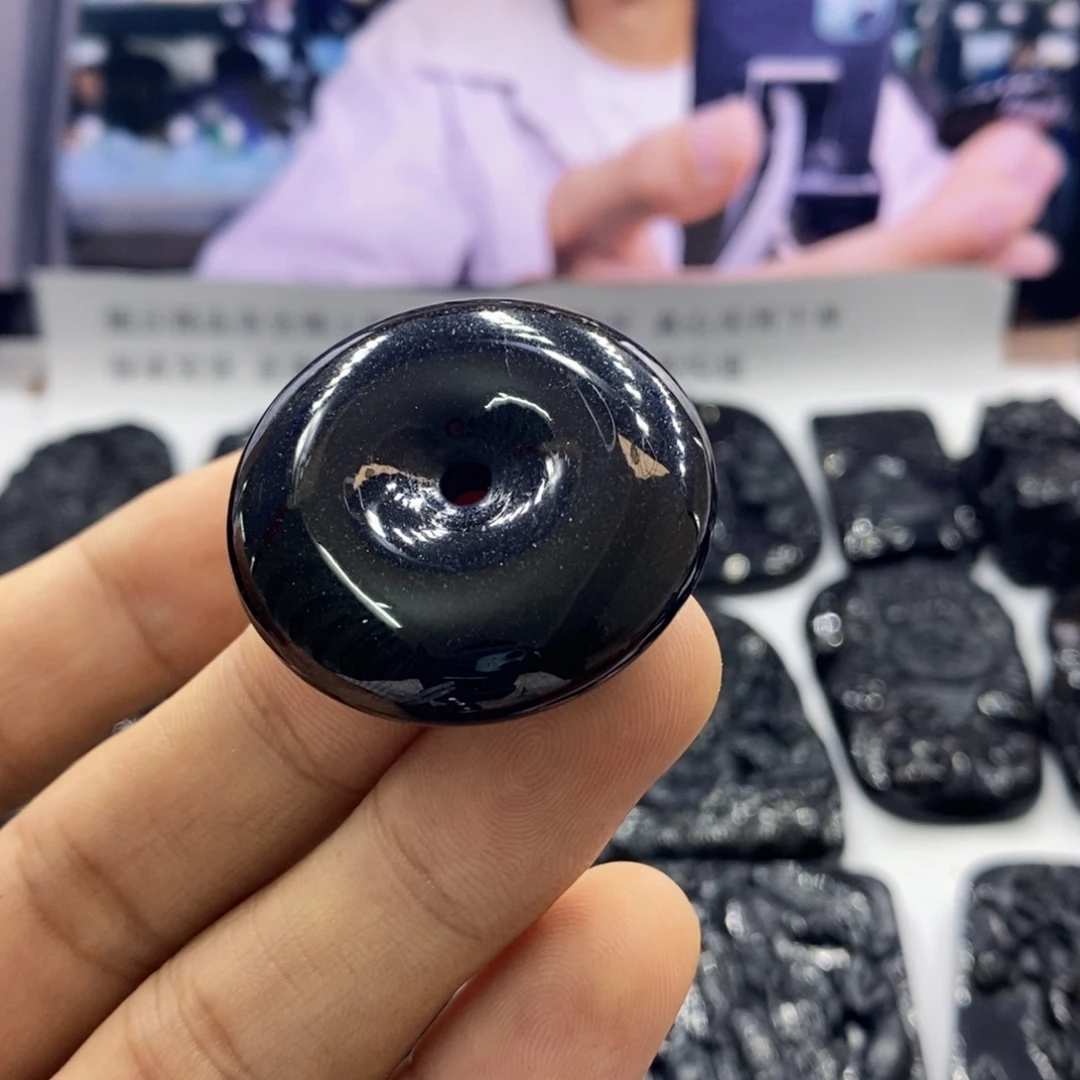 鳄***有颈饰未镶嵌翡翠m1