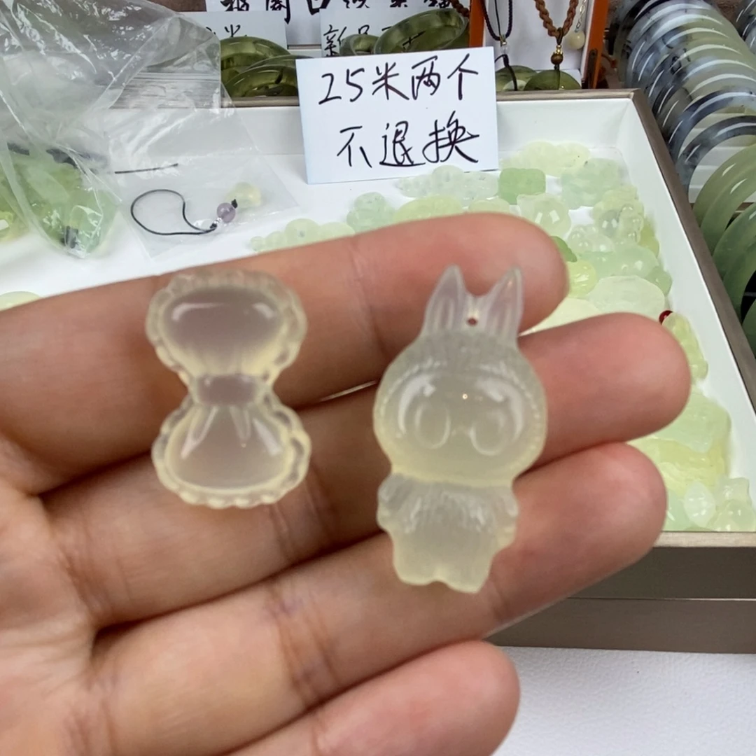 未镶嵌蛇纹石玉颈饰