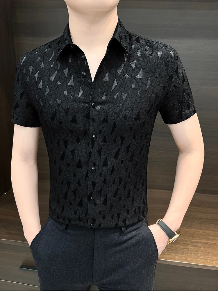 高质量男士花衬衫短袖夏季新款冰丝上衣服男装痞帅修身碎花衬衣